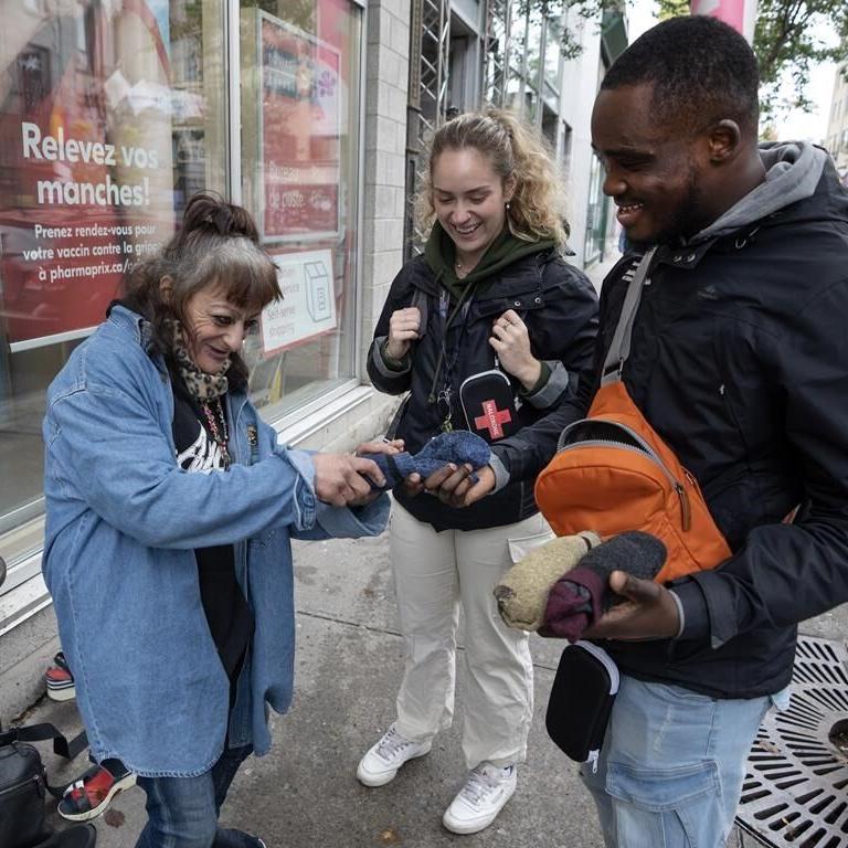 Montreal's social intervention squad contends with rising need, lack of shelter space